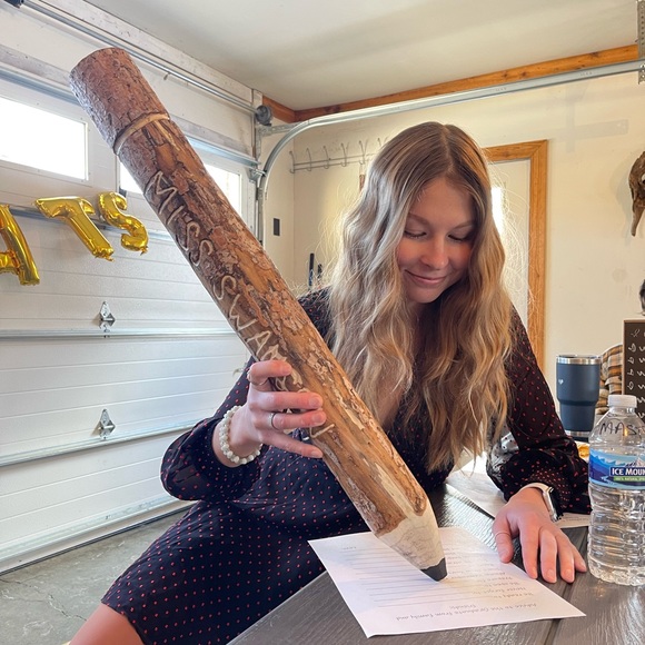 About Me: Meet Your Posher! - Picture 2 of 7